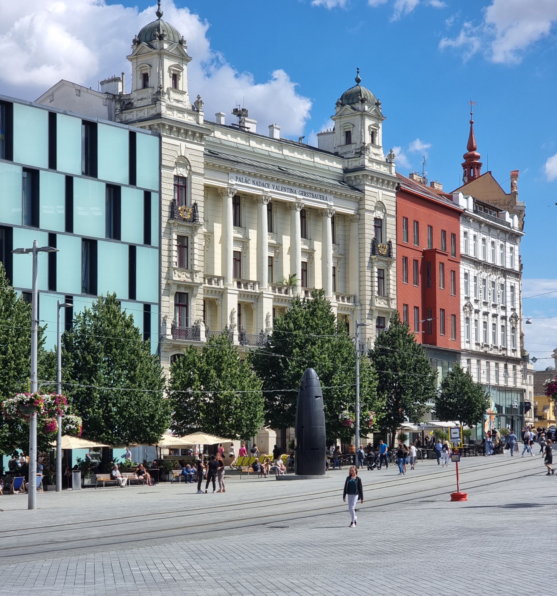 Náměstí Svobody v Brně s Kleinovým palácem a brněnským orlojem