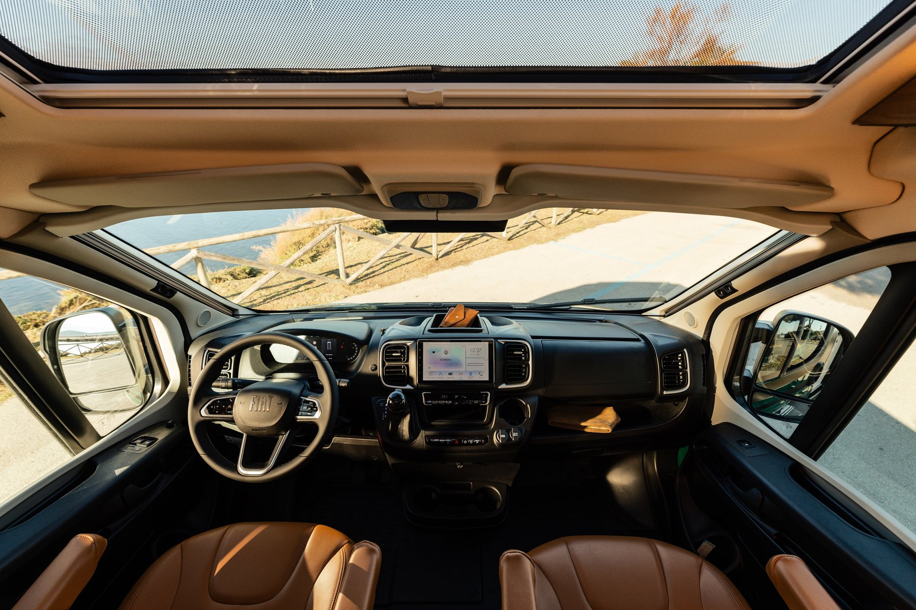 LAIKA Ecovip Evoluzione — kabina Fiat Ducato s panoramatickým střešním oknem